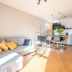 Krucza ~ Self Check-in 24h ~ Parking And Lift Apartament Wrocław